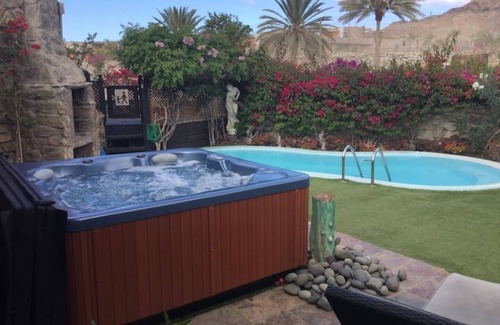 Mogan Villa | Anfi Tauro, Private Pool, Hot Tub in pretty garden