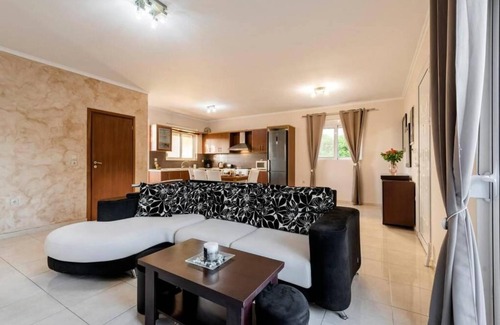 Petaloudes Villa | Angels Villa in Kremasti Near the Beach