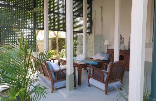 Forbes Apartment | Anglesey House Iconic Forbes CBD Heritage Home