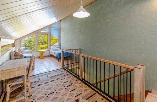 Angourie Apartment | Angourie Palms - Located in a fabulous location walking distance to Angourie surfing beaches.