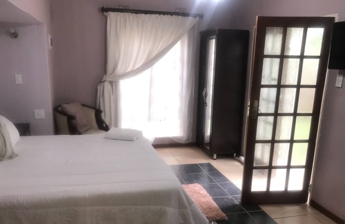 Giyani House | Ankuweni Guest Lodge