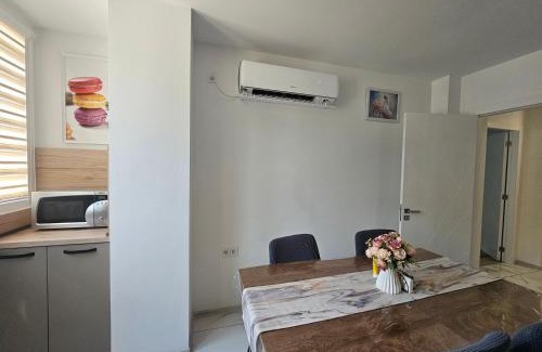 Odesos Apartment | Ann's apartment