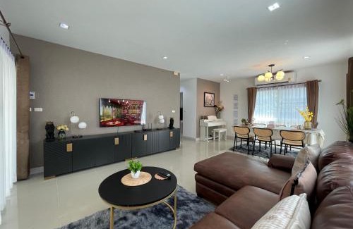 Racha Thewa Villa | AnnaHome89/63@Latkrabang