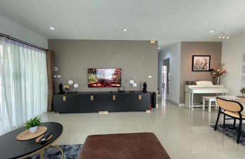 Racha Thewa Villa | AnnaHome89/63@Latkrabang