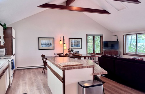 Glen Arbor House | Annex Pet Friendly Waterfront Cottage within walking distance to Glen Arbor!