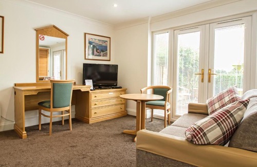 Gosfield Hotel | Annexe at Gosfield Lake