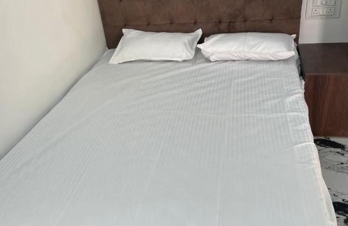 Akalkot Hotel | Anshuman Guest House