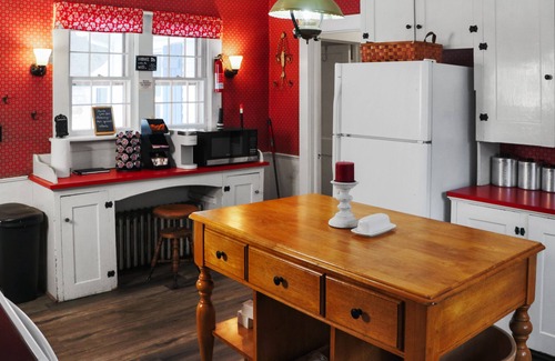 Ledyard House | Antique Farmhouse Getaway - Spacious yard, Casinos