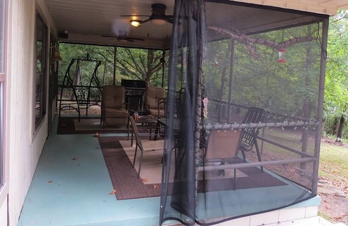 Edgemont House | Any closer to the lake and you will get wet!!