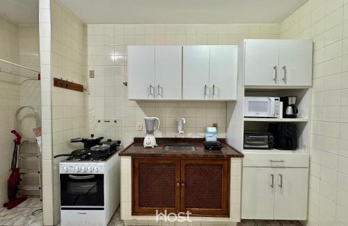 Barra da Lagoa Apartment | Ap Central com Ar Cond. e Piscina no Condomínio