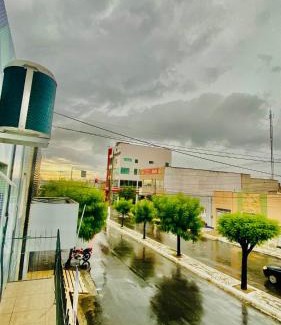 Crateus Apartment | Ap mobiliado proximo ao centro c Ar e Wi-Fi Sem Garagem