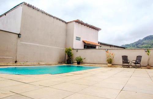 Ouro Preto Apartment | Ap Tropical 2 piscina com aquecimento solar e churrasqueira