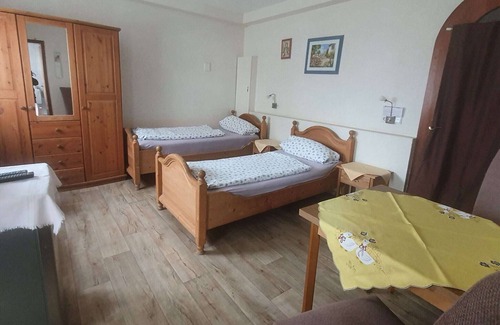 Waßmuthshausen Apartment | Apartment with private terrace in Homberg