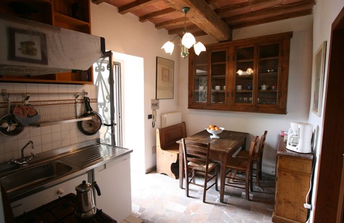 Greve in Chianti Apartment | Aparment in a Villa in Greve,pool,terrace,Wi-Fi,barbecue,quiet location,sleep 4
