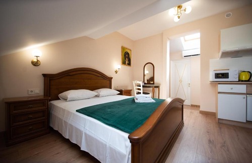 Lviv City Center Apartment | Apart Yaroslava Osmomysla 9 Square - city center