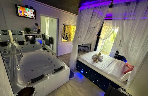 Botosani Apartment | Apartament cu o camera de Lux cu Jacuzzi/Constelatie complet utilat acceptam plata cu cardul de vacanta