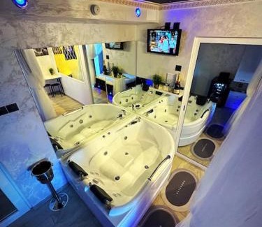 Botosani Apartment | Apartament cu o camera de Lux cu Jacuzzi/Constelatie complet utilat acceptam plata cu cardul de vacanta