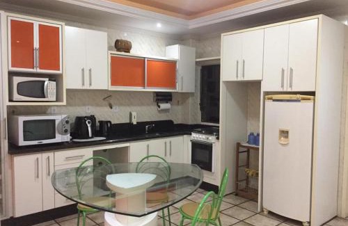 Laguna Apartment | APARTAMENTO 3 DORM., O QUINTAL É A PRAIA E MOLHES