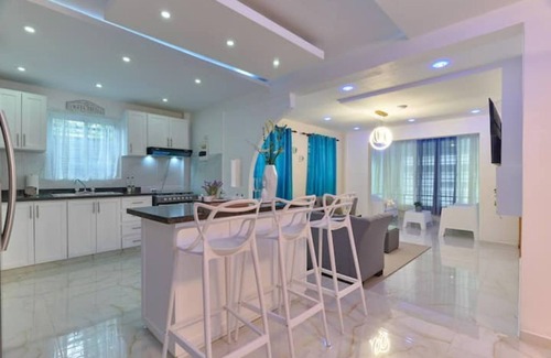 Caribbean Islands Apartment | Apartamento a 40 Segundos de la Playa de Guayacanes