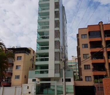 Centro Apartment | APARTAMENTO AMPLO - 3 SUÍTES - VISTA DESLUMBRANTE para O MAR NO CENTRO DE ITAPEMA, SC