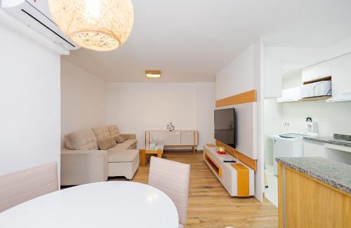 Matriz Apartment | Apartamento Com Vaga e 2 Quartos - HUB2102A