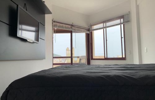 Ingleses Norte Apartment | Apartamento com Vista do Mar em Residencial com Piscina