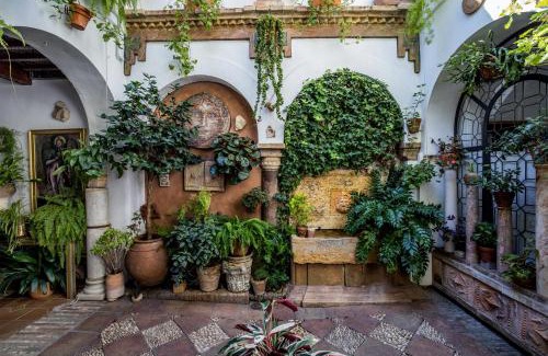 San Basilio Apartment | Apartamento con patio cordobés en San Basilio & Parking