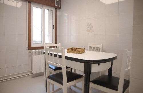 Sigueiro Apartment | Apartamento en Sigüeiro Rúa do Tambre