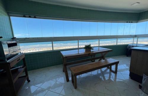 Guilhermina Apartment | Apartamento Guilhermina de frente para o mar