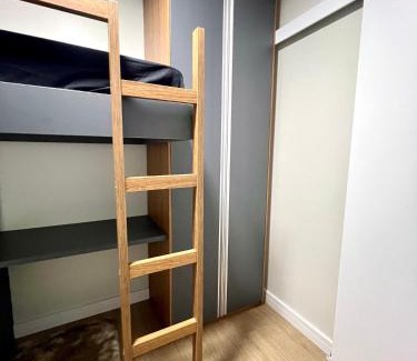 Vila Becker Apartment | Apartamento Inteiro - 2 Quartos com AC - Wifi 1000mb - Cozinha Completa - 1 Vaga de Garagem - Elevador - Sacada Gourmet - Indicado para Grupos, Hospedes a Trabalho, Família e Pets