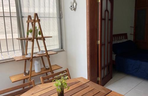 Niteroi Apartment | Apartamento Inteiro na Praia de Icaraí com Vista