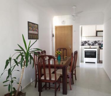 Mirim Apartment | Apartamento novo vista do mar 64m2 2 dorms Wi-fi estacionamento grátis Praia Grande Mirim