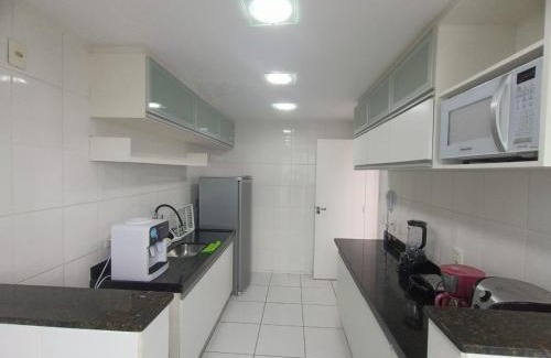 Muquicaba Apartment | Apartamento Pé na Areia, Wi-Fi e Garagem Privativa início da Praia do Morro