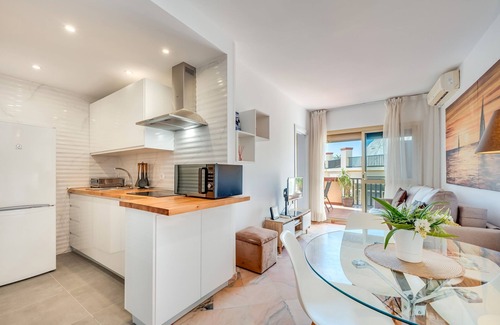 Nikki Beach Apartment | Apartamento Romana Playa with Terrace, Shared Pool, A/C & Wi-Fi