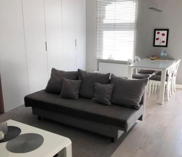 Jelenia Gora Apartment | Apartamenty Lazurowy i Słoneczny z darmowym Parkingiem strzeżonym