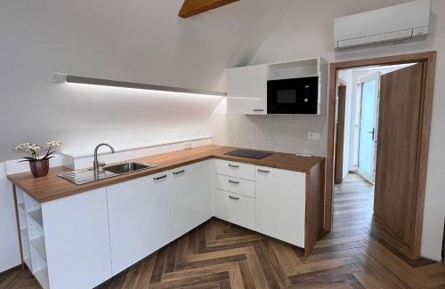 Troskovice Apartment | Apartmány Žlutý dům