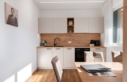 Termeno Sulla Strada del Vino Apartment | Apartment 'Anna' with Mountain View, Wi-Fi and Air Conditioning