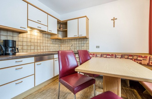 San Giovanni Apartment | Apartment "Residence Griesfeld 75" with Mountain View, Shared Pool & Wi-Fi