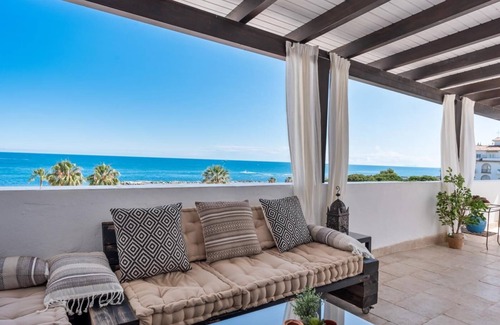 Puerto Banus Apartment | Apartment in Playas del Duque for 5 people | Casa Cadiz 412A