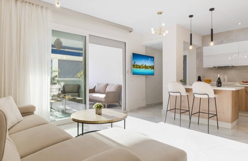 Puerto Banus Apartment | Apartment in Playas del Duque for 6 people | Casa Córdoba 111