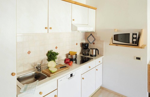 Nalles Apartment | Apartment "1SZ PinkLady Kreuzwegerhofnals" with Mountain View, Pool, Balcony & Garden