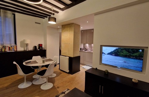 Saint-Germain-des-Pres Apartment | Apartment 2 bedrooms Standing in the hearth Saint Germain-Saint Sulpice-Odeon