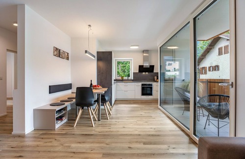 Auer Apartment | Apartment '2' with Mountain View, Wi-Fi and Air Conditioning