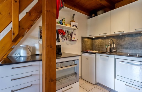 Saint-Jorioz Apartment | Apartment 200m from lake. Fitted to high standard. Mountain views, large balcony