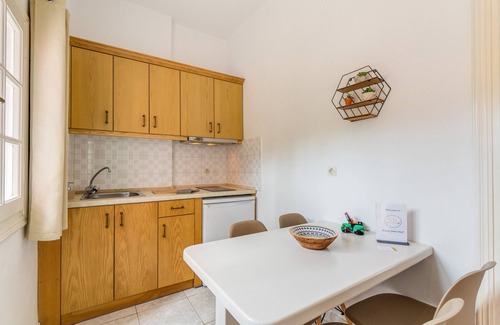 Astrakeri Apartment | Apartment '3' with Sea View, Wi-Fi and Air Conditioning