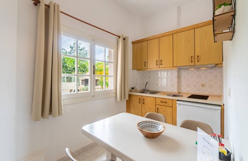 Astrakeri Apartment | Apartment '3' with Sea View, Wi-Fi and Air Conditioning