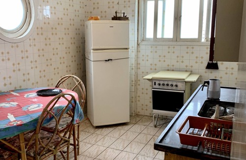 Tupi Apartment | Apartment 50 meters from the beach overlooking the sea