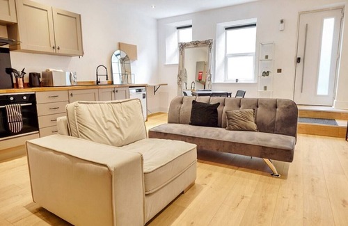 Brighouse Apartment | Apartment 6 Tudor House