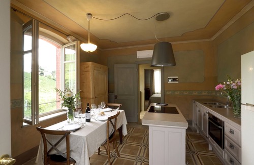 Barolo Apartment | Apartment Alba 4 in Villa Giobatta