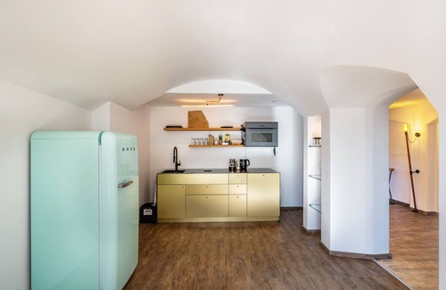 Bad Toelz Apartment | Apartment 'Altstadtloft' with Wi-Fi